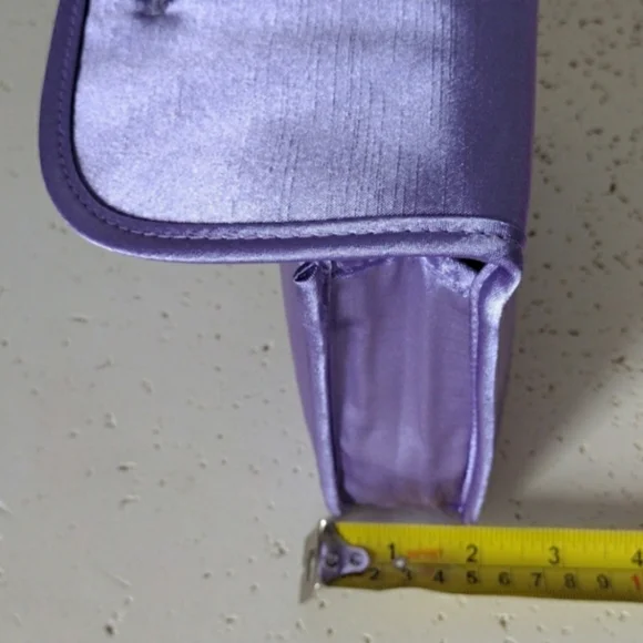 Gucci Beauty Pouch - Picture 13 of 16